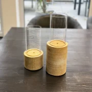 heller Kerzenständer aus Sandstein